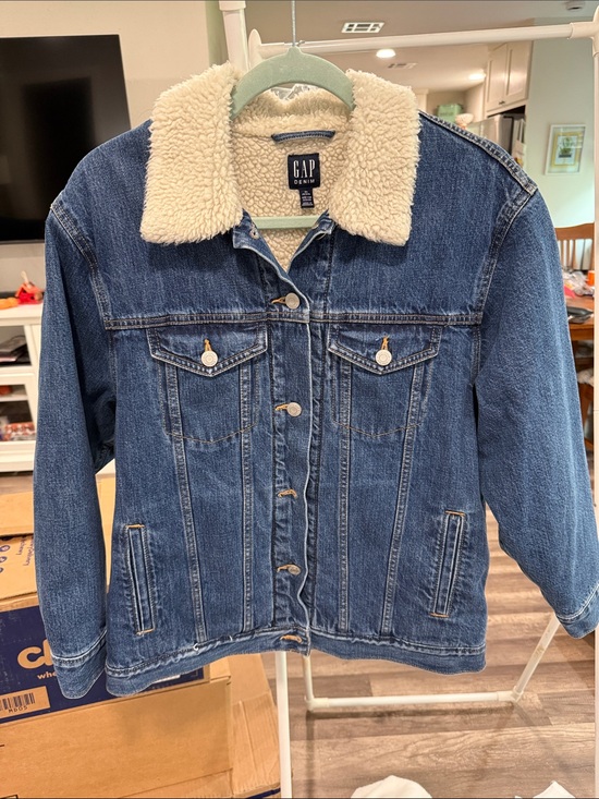 GAP Jackets & Blazers - GAP Blue Denim Jacket with Cream Sherpa Collar